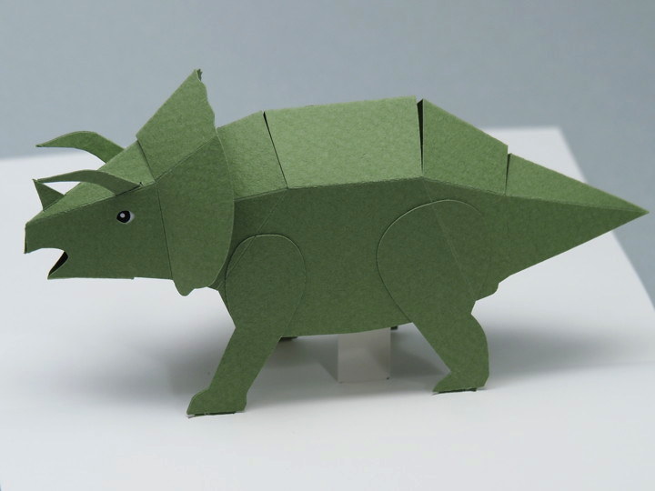 トリケラトプス